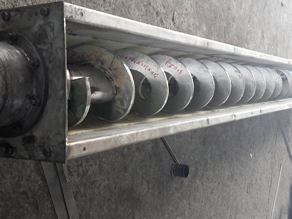 汙泥輸送機